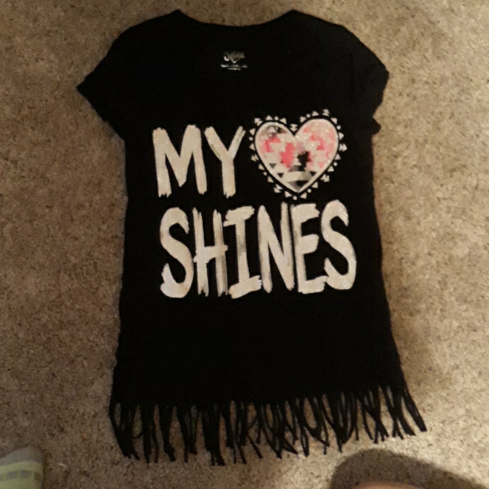 Girls shirt.
